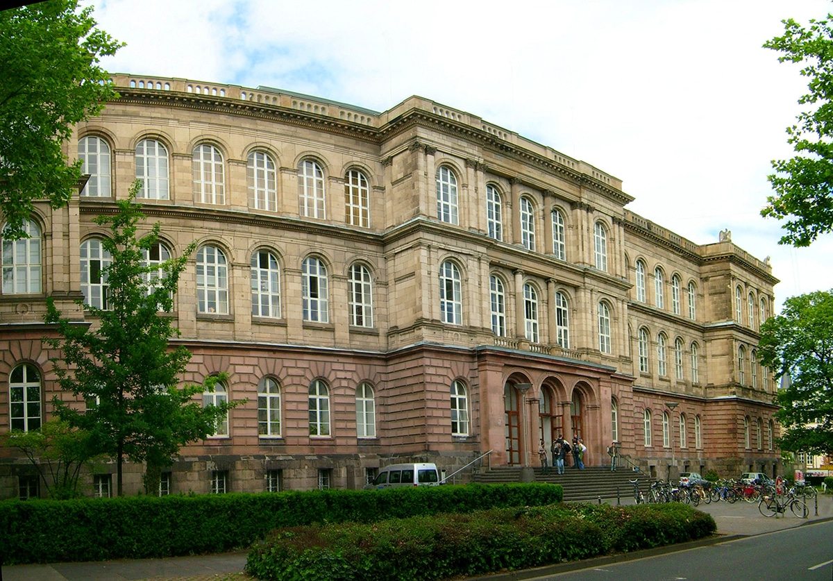 Aachen_RWTH_Hauptgebaeude - study abroad university